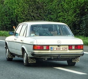W123 240D B