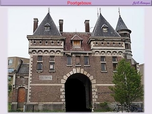 Poortgebouw.