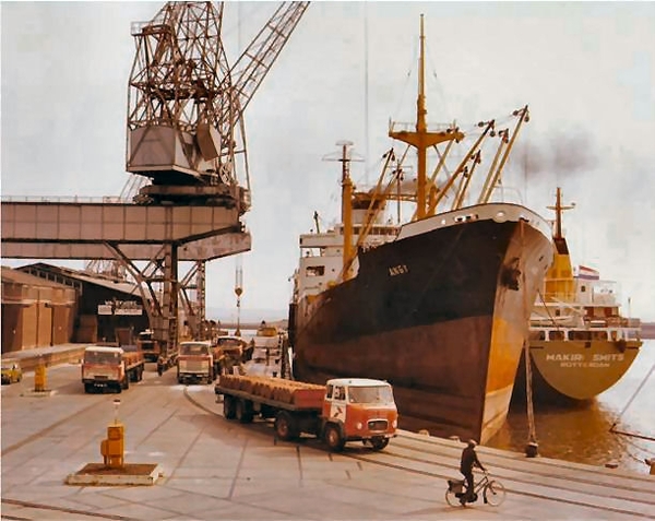 Lommerts en de oude haven van Delfzijl