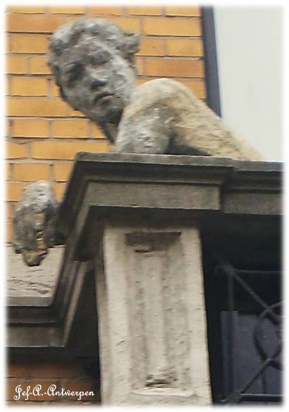 Antwerpen, Berchem, Zonnebloemstraat, Beeldende kunst