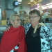 17C 29 OKT 08 Olga en Laurette Vanhooren in de overdekte markt va