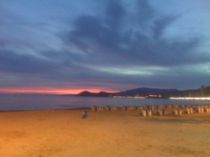 22 6 NOV 08  Zonsondergang aan het strand van Benidorm