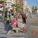 23F 7 NOV 08 Uitrusten op een bank op de dijk van Benidorm