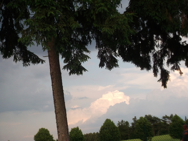 donder wolken  boven Gohrisch