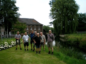 met ons