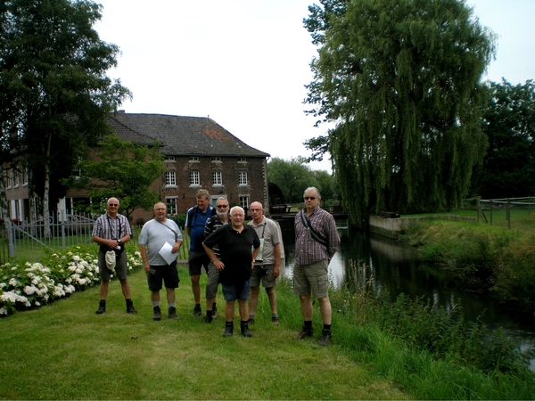 met ons