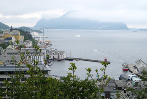 Zicht op Alesund