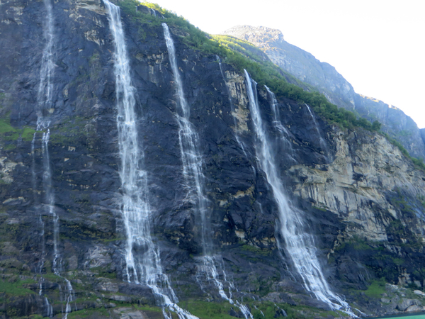 Hier zijn ze: valse 7 zusterswatervallen