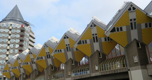 Toren en kubushuizen werden zelfde tijd gebouwd