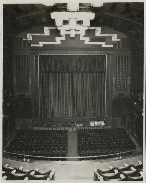 Asta interieur gezien vanaf balkon