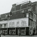 Grote Marktstraat (links), met rechts de Wagenstraat .1960