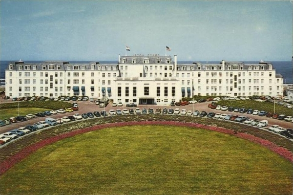 Grand Hotel landzijde