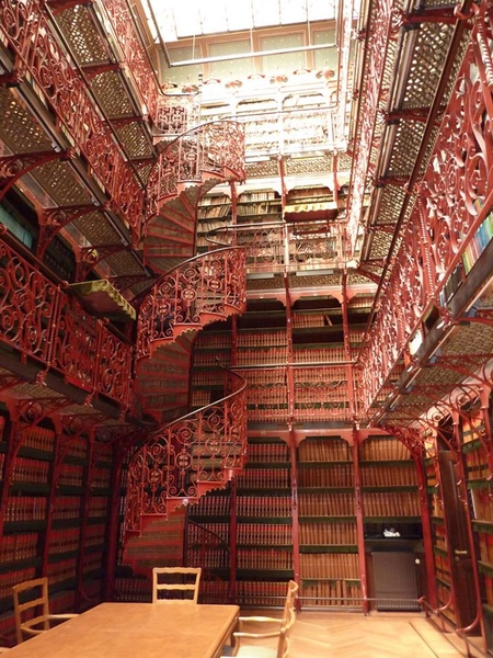 Ook dit is Den Haag de Handelingenkamer van de Tweede Kamer.