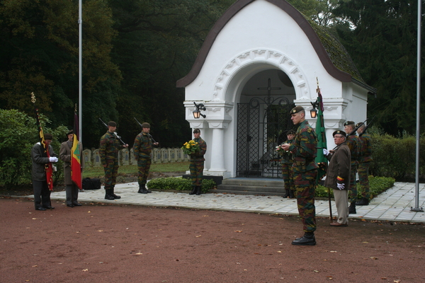 ter ere van  de gevallen kameraden...
