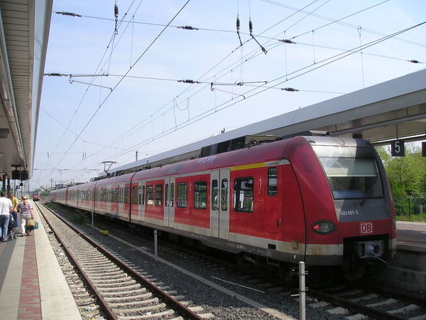 423 697-2 Station Duren 06-05-2006