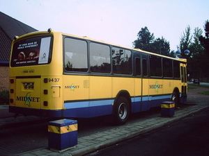 Midnet 9437 Huizen busstation