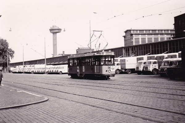 560, lijn 10, Westzeedijk, 29-7-19