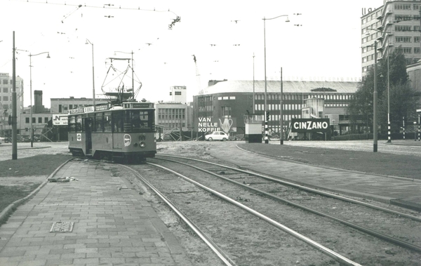 569, lijn 1, Blaak, 22-3-1967 (foto W.J. van Mourik)