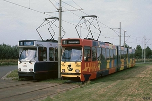 We zien hier de 3028 en de 3143 naast elkaar aan Delft Tanthof.