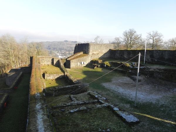 Herbeumont - kasteel ru�ne (6)