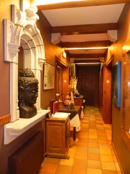 Hostellerie St-C�cile - hall