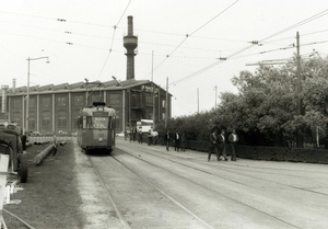 125, voetbaltram, Olympiaweg, 24-5-1964 (foto W.J. van Mourik)