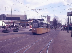 242, lijn 3, Stationsplein, 12-4-1971 (dia R. van der Meer)