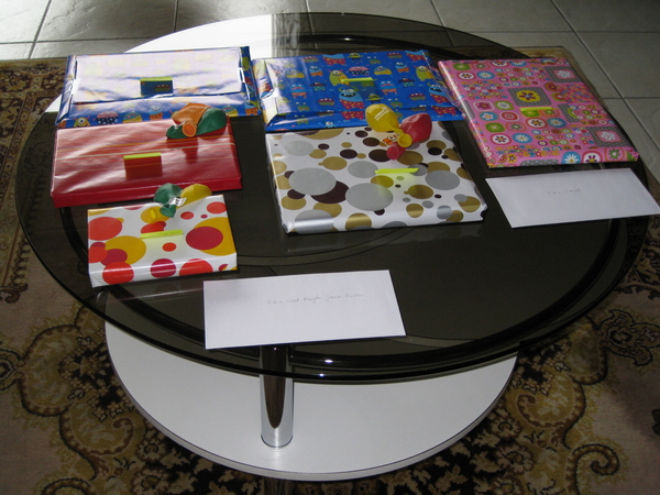 03) Kerstgeschenkjes liggen klaar