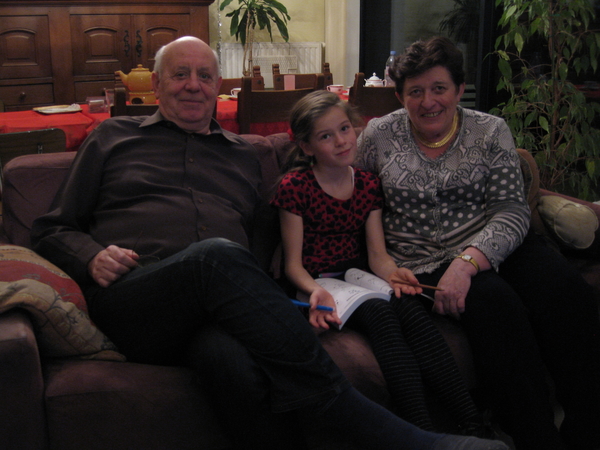 17) Jana met haar boekje