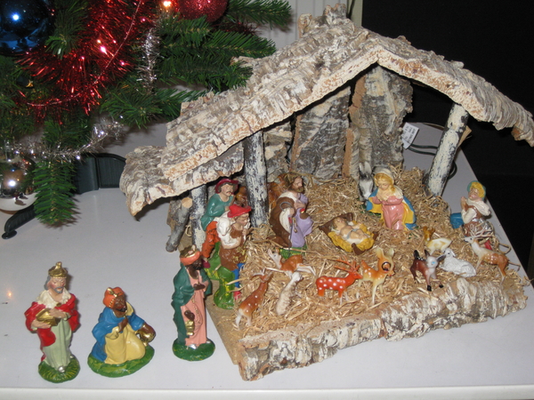 30) De Driekoningen bij de kerststal