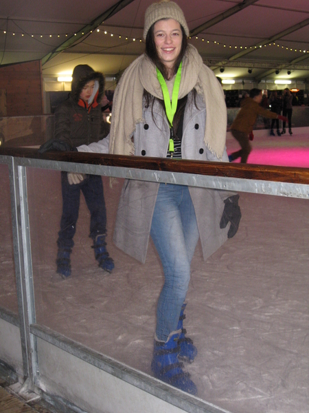 39) Sarah aan het schaatsen