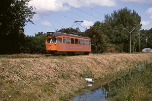 Op 6 juni 1989 zien we de slijptram H23 (ex-1207) onderweg naar D