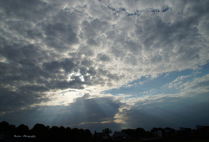 Waaier door de wolken