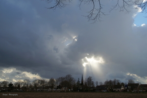 Mooi en apart zo boven de kerk