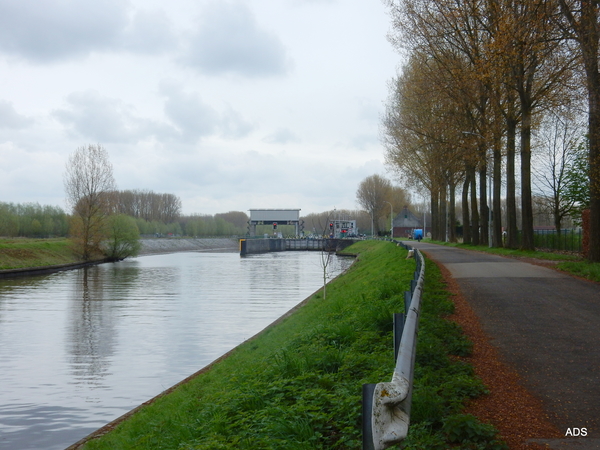 13-Zelf een ommetje naar De Schelde gemaakt...