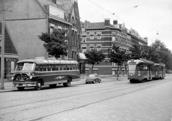 124, inrukkende lijn 16, Oudedijk, 15-9-1957 (H.van 't Hoogerhuij