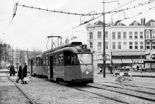 130, lijn 4, Eendrachtsplein, 8-2-1964 (T. van Eijsden)