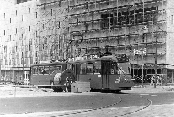 235, lijn 10, Van Oldenbarneveltstraat, 27-8-1967 (J. Havelaar)