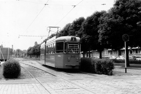 242, lijn 3, Bentincklaan, 28-6-1969 (T. van Eijsden)