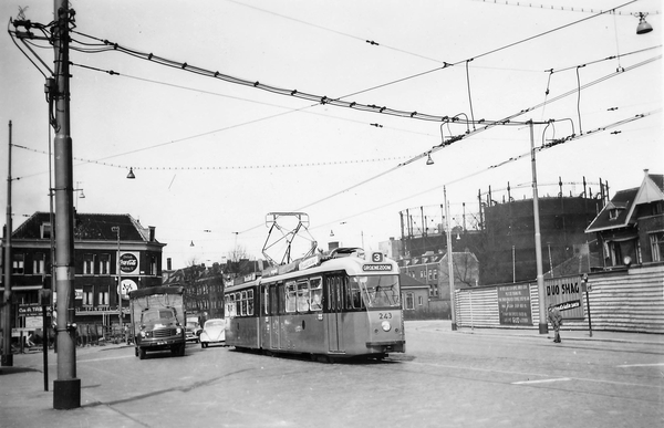 243, lijn 3, Stadionweg, 15-4-1958 (E.J. Bouwman)