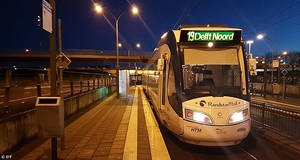 De 4068 bij halte 'Station Ypenburg' op weg naar tailtrack Delft 