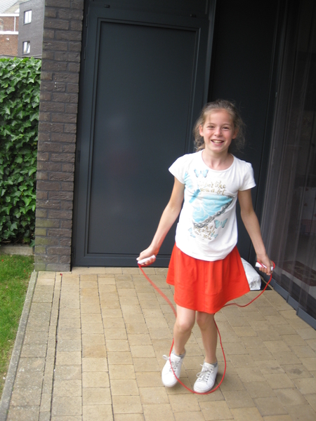 18) Blije Jana met haar touw