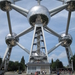 88) Kinderen aan het Atomium te Brussel