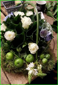 BY EDITH  (Derktje.)