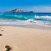 zomer-achtergrond-hawai-eiland-zee-strand-voetsporen-in-zand-blau