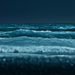foto-van-de-zee-bij-nacht-met-hoge-golven