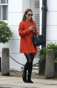 Pippa-Middleton-in-Red-Coat-out-in-Chelsea--05-662x1007