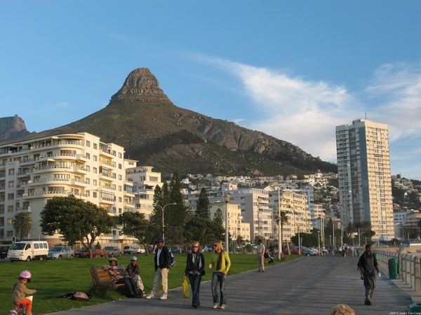 Promenade Sea Point & zicht op Lionshead