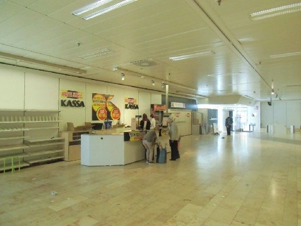 V&D leeg in Haarlem Schalkwijk