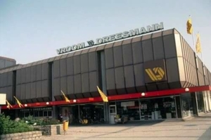 Vroom en Dreesmann Haarlem. Winkelcentrum Schalkwijk.
